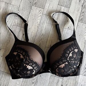 Victoria's Secret very sexy push-up bra black lace 32 DD‎